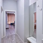 Luxury Square 21 *