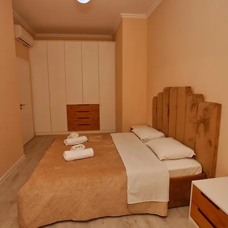 Luxury Square 21 *