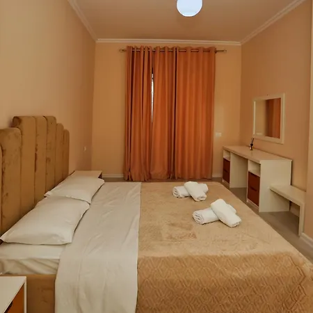 Luxury Square 21 Apartment *