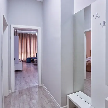 Luxury Square 21 *