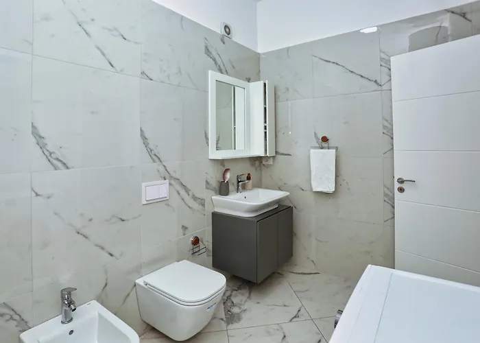 Apartament Luxury Square 21 *